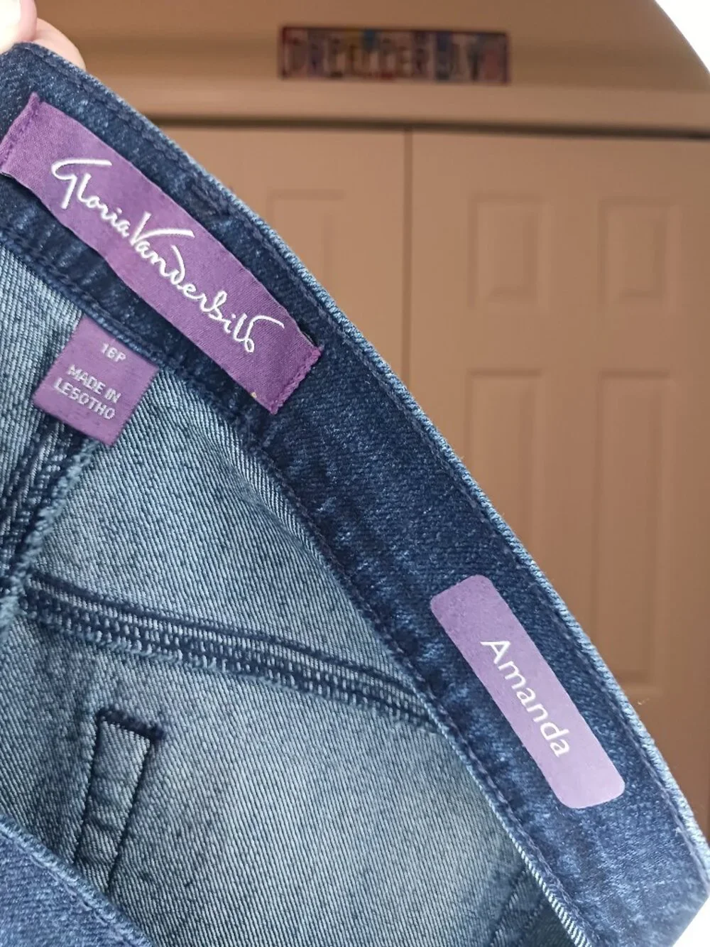 #12 - NWT Gloria Vanderbilt Amanda Classic Fit Tapered Jean Size 16 Petite - Picture 5 of 7